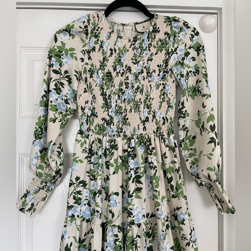 Tuckernuck - Beige w/ Blue & Green Floral Print Smocked Dress Sz XS - Picture 9 of 15